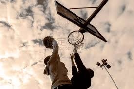 火箭队史助攻王（4402次），效力13年全部献给火箭。